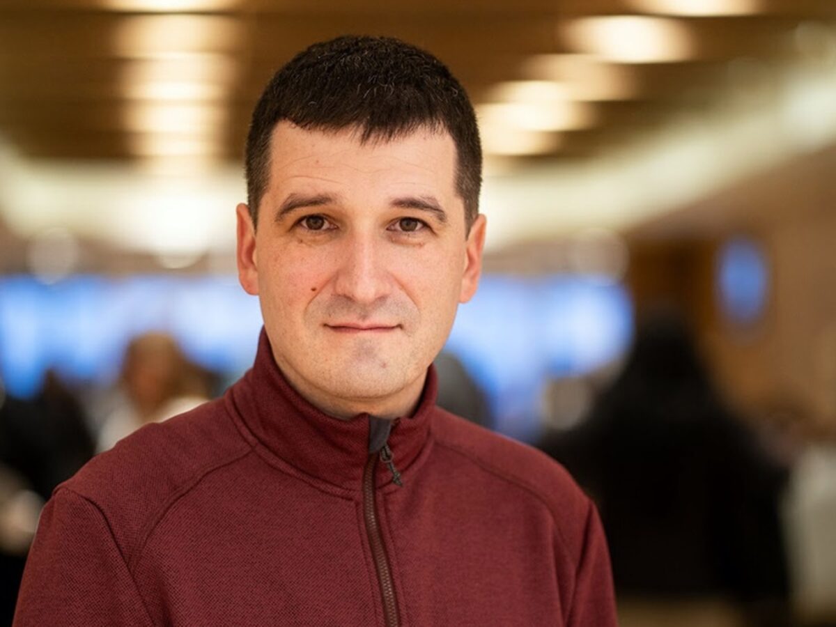 Отар Довженко